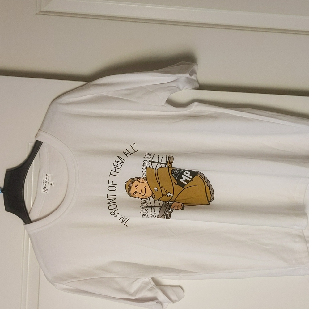 Kyung Sung Men's Wear T-shirt size 42 106cm